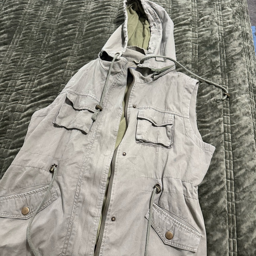 Fashionomics Women’s Olive Hooded Field Vest